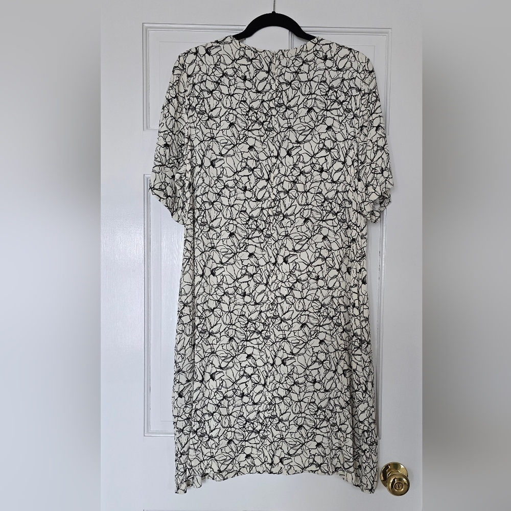 Liviana Conti Black and White Short Floral Dress, Size 44, Made In Italy, EUC